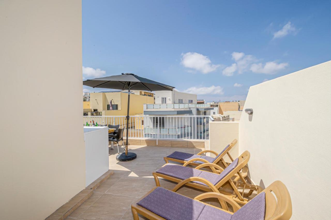 Summer Breeze Penthouse With Private Hot Tub & Terrace With Panoramic Views, By Getawaysmalta Mellieħa Kültér fotó