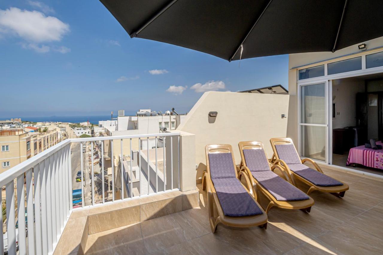 Summer Breeze Penthouse With Private Hot Tub & Terrace With Panoramic Views, By Getawaysmalta Mellieħa Kültér fotó