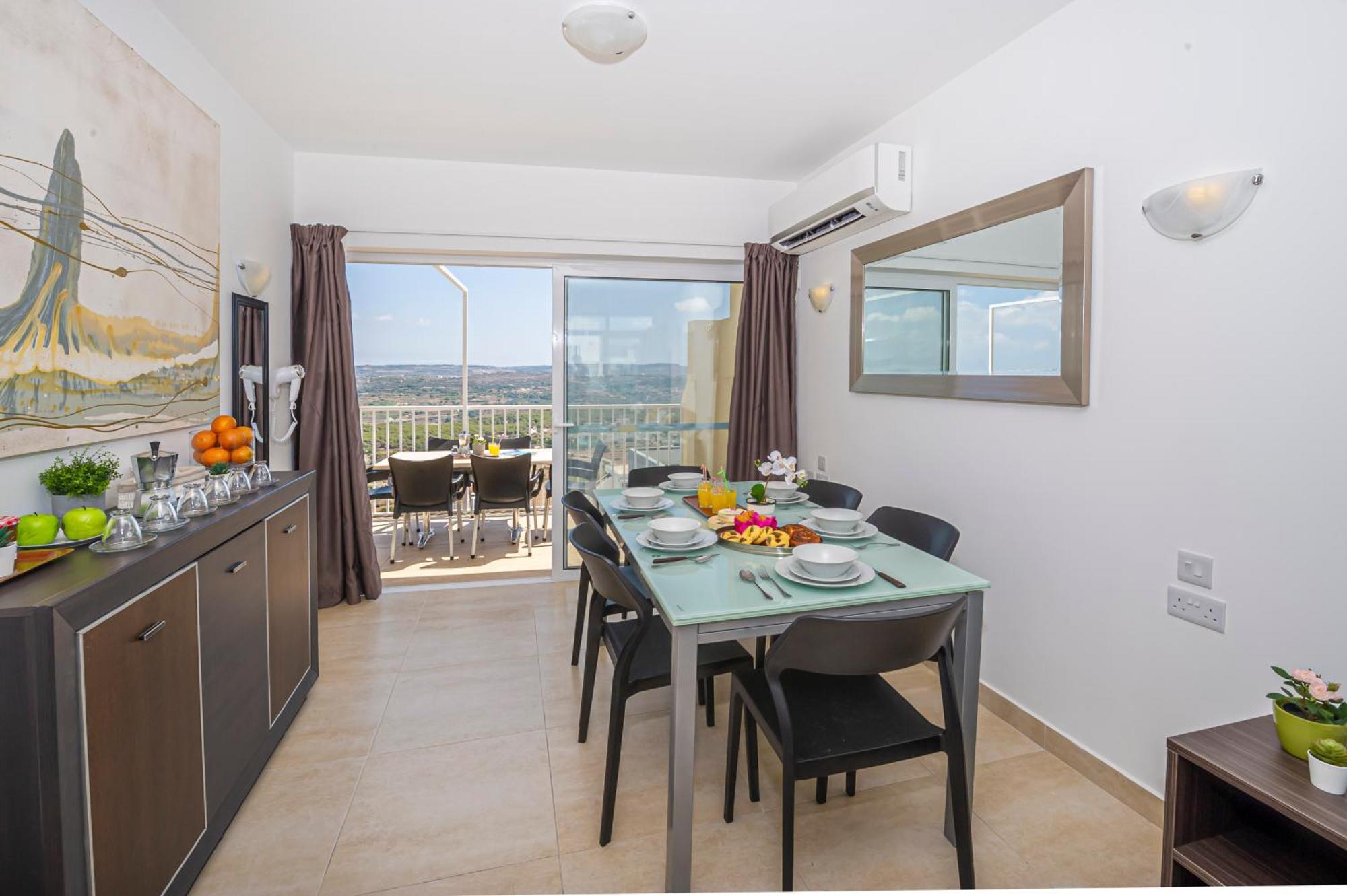 Summer Breeze Penthouse With Private Hot Tub & Terrace With Panoramic Views, By Getawaysmalta Mellieħa Kültér fotó