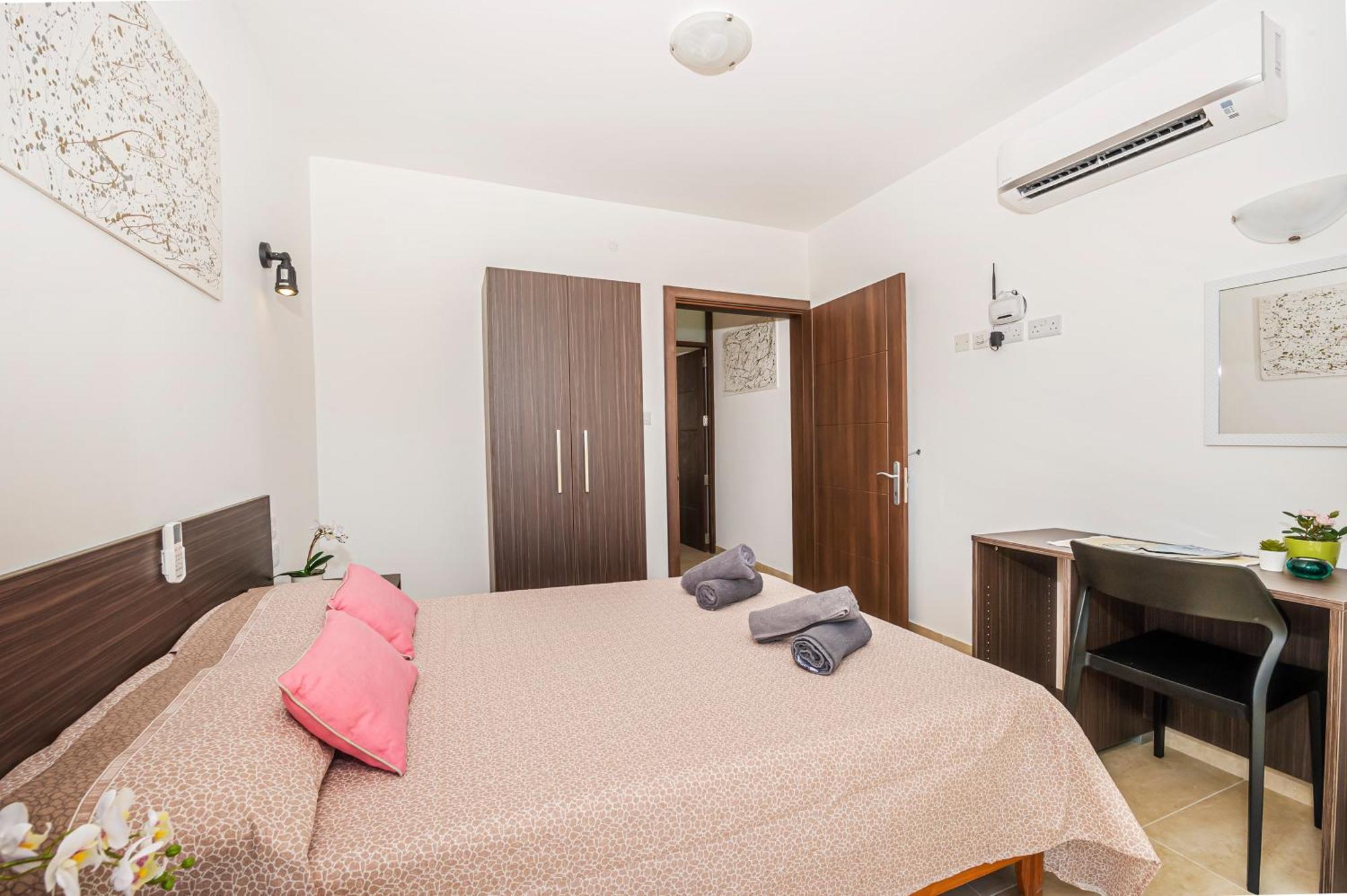 Summer Breeze Penthouse With Private Hot Tub & Terrace With Panoramic Views, By Getawaysmalta Mellieħa Kültér fotó
