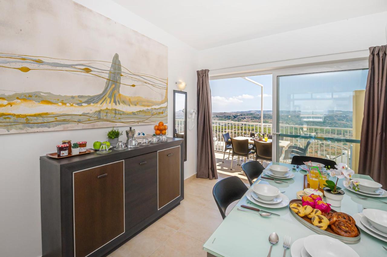Summer Breeze Penthouse With Private Hot Tub & Terrace With Panoramic Views, By Getawaysmalta Mellieħa Kültér fotó