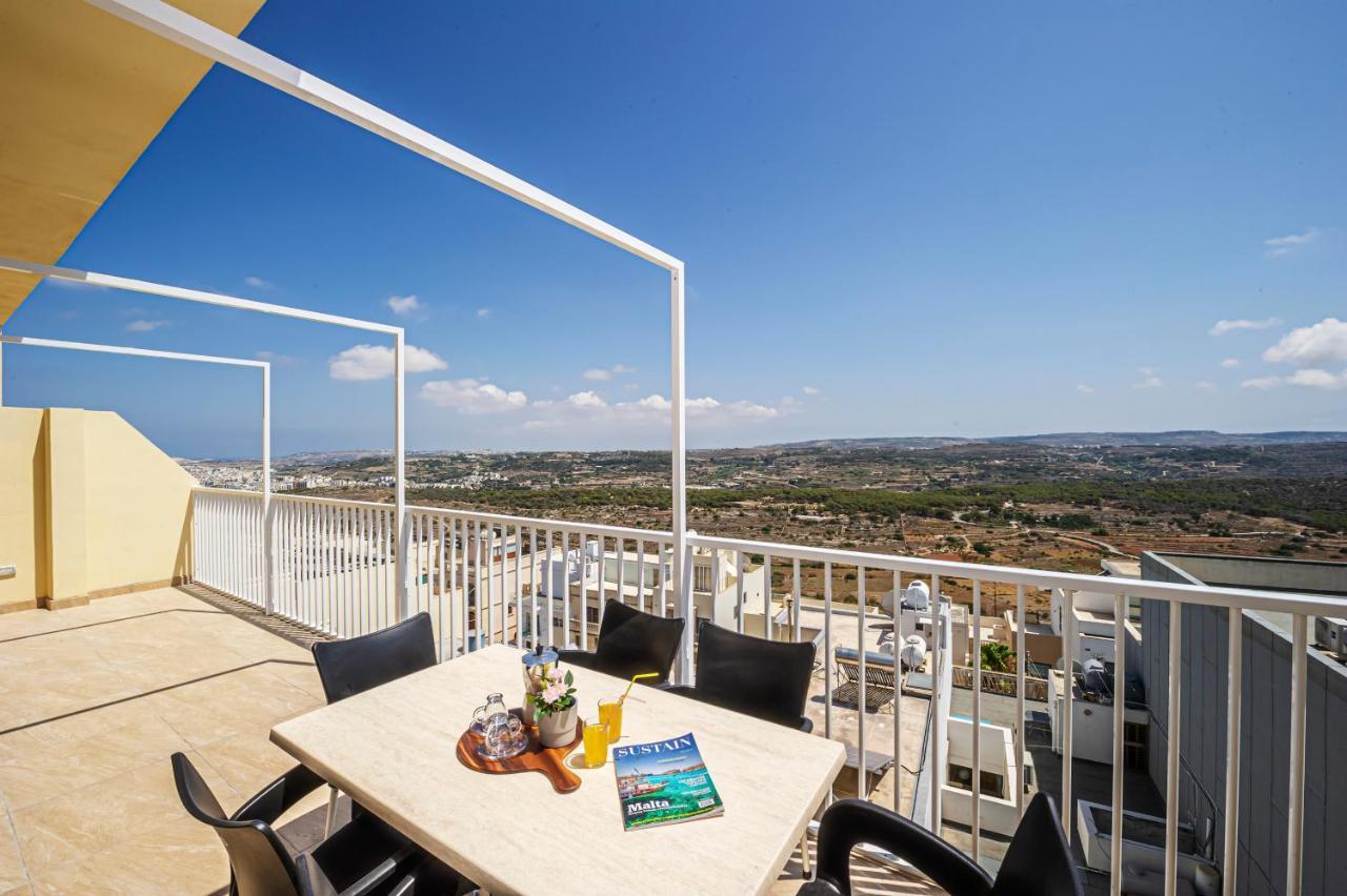 Summer Breeze Penthouse With Private Hot Tub & Terrace With Panoramic Views, By Getawaysmalta Mellieħa Kültér fotó