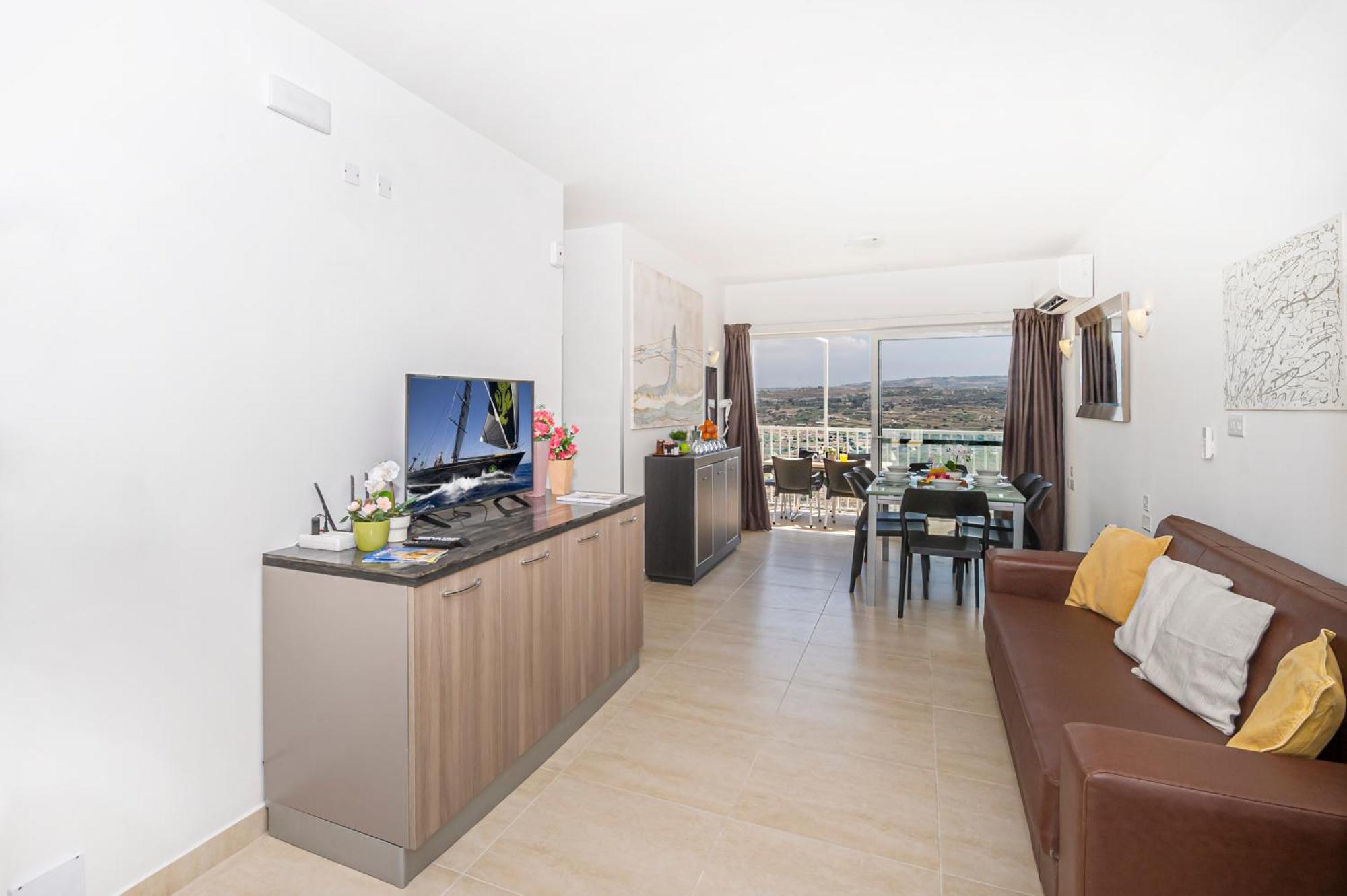 Summer Breeze Penthouse With Private Hot Tub & Terrace With Panoramic Views, By Getawaysmalta Mellieħa Kültér fotó