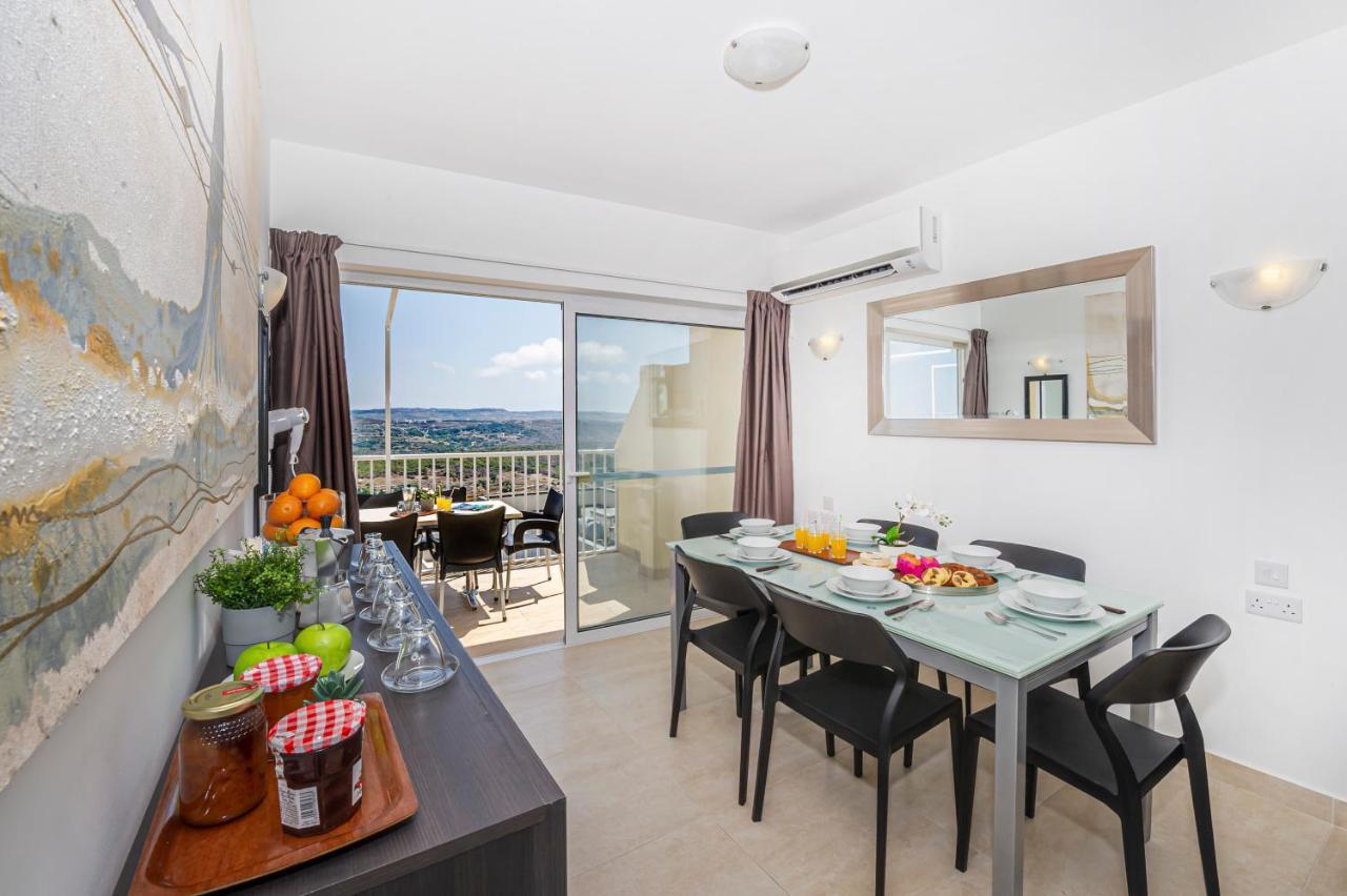 Summer Breeze Penthouse With Private Hot Tub & Terrace With Panoramic Views, By Getawaysmalta Mellieħa Kültér fotó