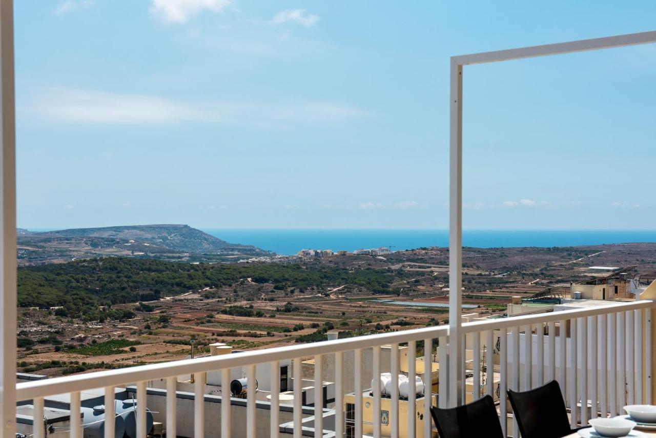Summer Breeze Penthouse With Private Hot Tub & Terrace With Panoramic Views, By Getawaysmalta Mellieħa Kültér fotó