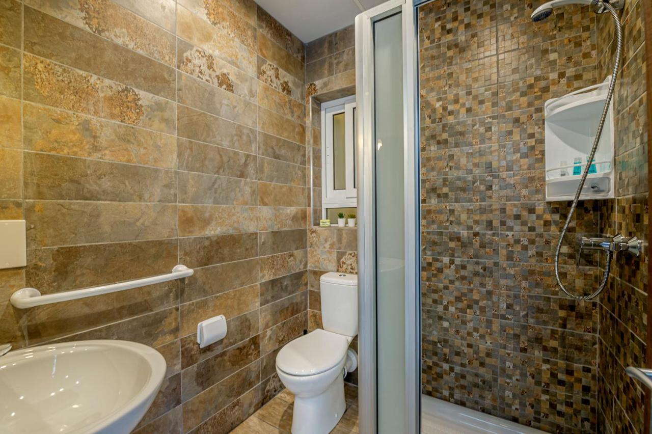 Summer Breeze Penthouse With Private Hot Tub & Terrace With Panoramic Views, By Getawaysmalta Mellieħa Kültér fotó