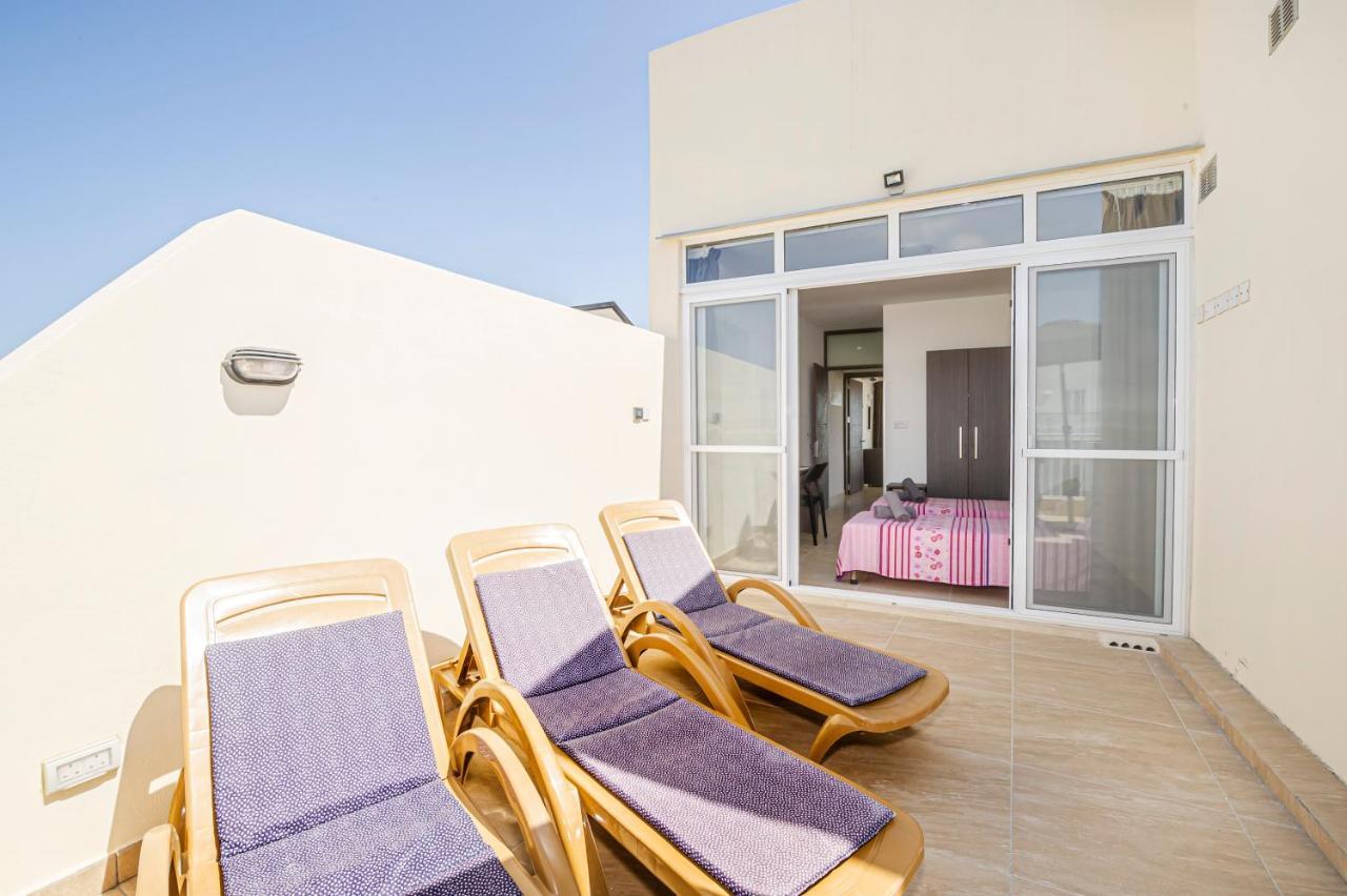 Summer Breeze Penthouse With Private Hot Tub & Terrace With Panoramic Views, By Getawaysmalta Mellieħa Kültér fotó