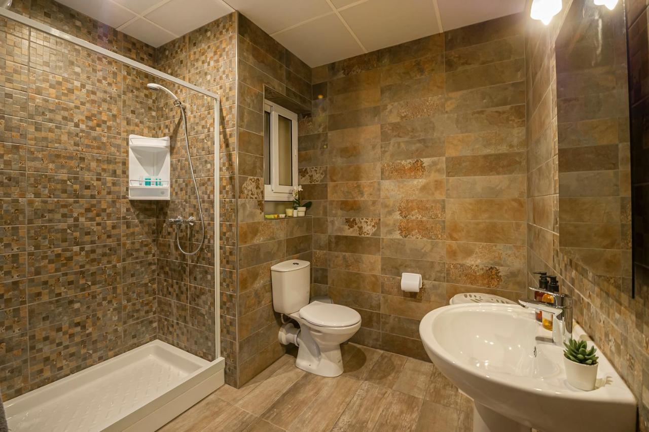 Summer Breeze Penthouse With Private Hot Tub & Terrace With Panoramic Views, By Getawaysmalta Mellieħa Kültér fotó