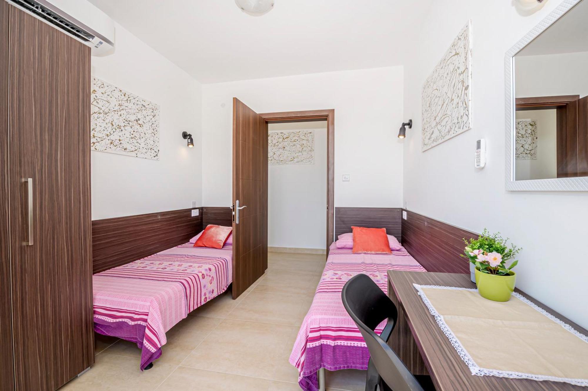 Summer Breeze Penthouse With Private Hot Tub & Terrace With Panoramic Views, By Getawaysmalta Mellieħa Kültér fotó